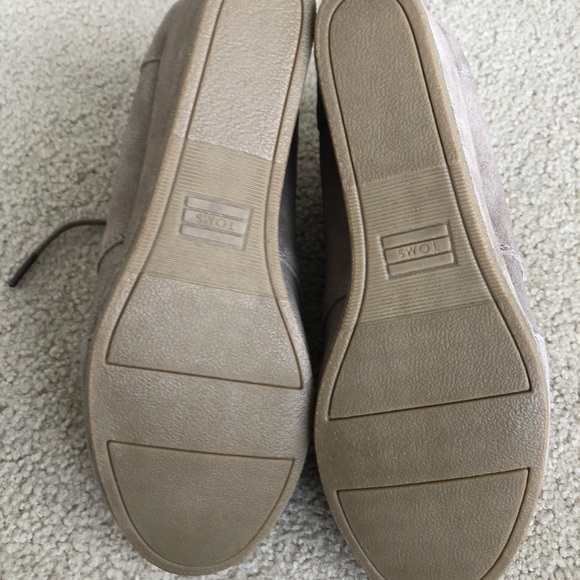 Toms Desert Kala Suede Taupe Lace up Booties - Picture 8 of 8